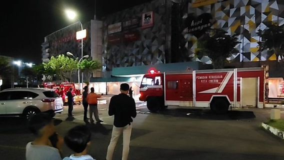    Kebakaran Grage Mall Cirebon Berhasil Dipadamkan