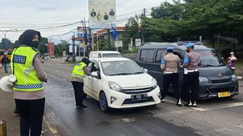 شرطة بانتين تنفذ سياسة غريبة على الطرق السياحية في سيليغون وبانديغلانغ وليباك