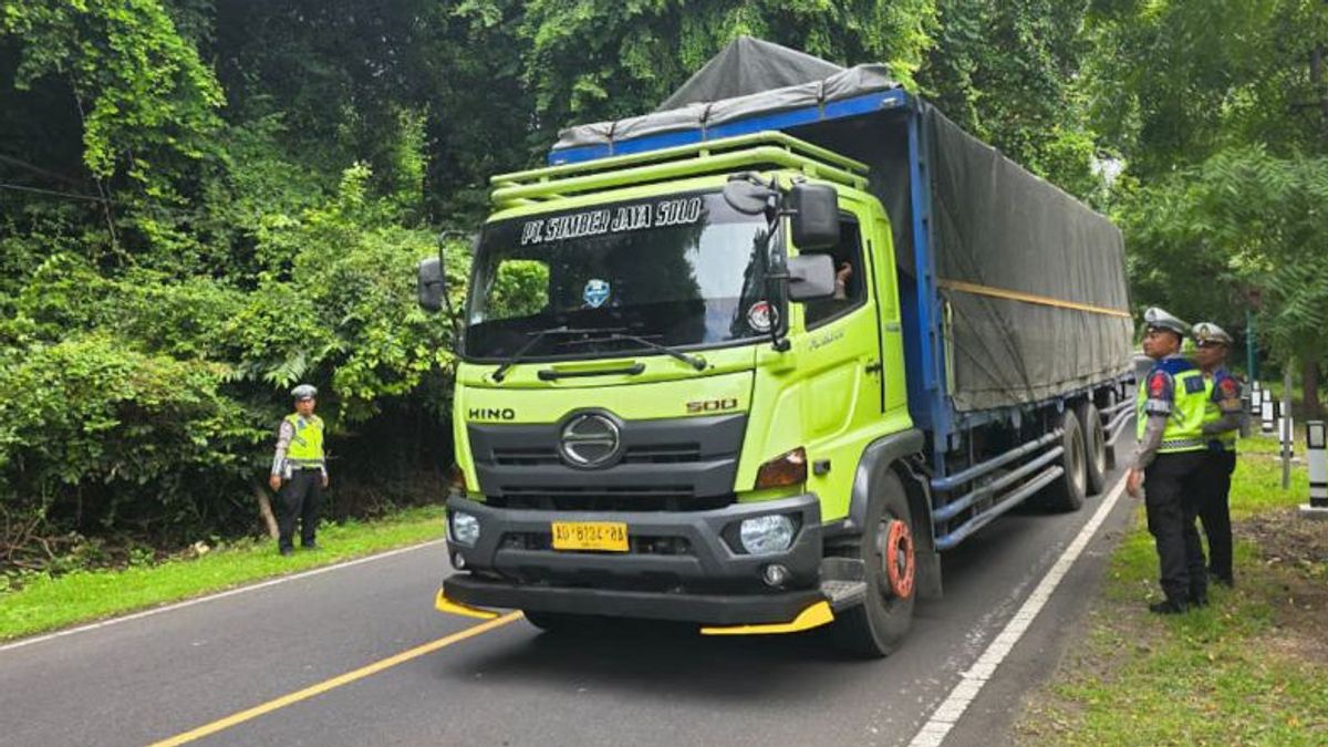 Menhub Minta Pengusaha Angkutan Logistik Patuhi Pembatasan Operasional