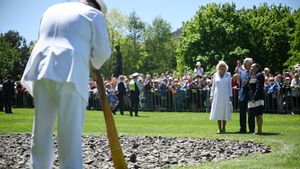 Cette alphabétamine se réunit lorsqu'elle a rencontré et accueilli le roi Charles III en Australie