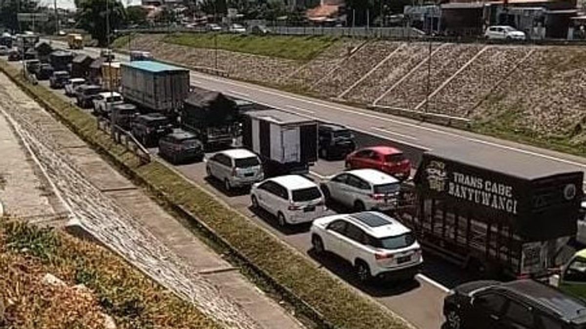 交通流量在圣诞节和2024年新年之前增加,这是中爪哇地区警察对道路使用者的呼吁