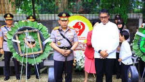 Kapolri Ziarah ke Makam Jenderal Hoegeng: Teladani Integritas dan Pengabdian