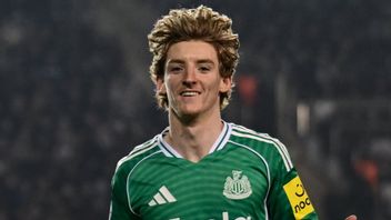 安东尼·戈登在四球中创造了冠军联赛历史