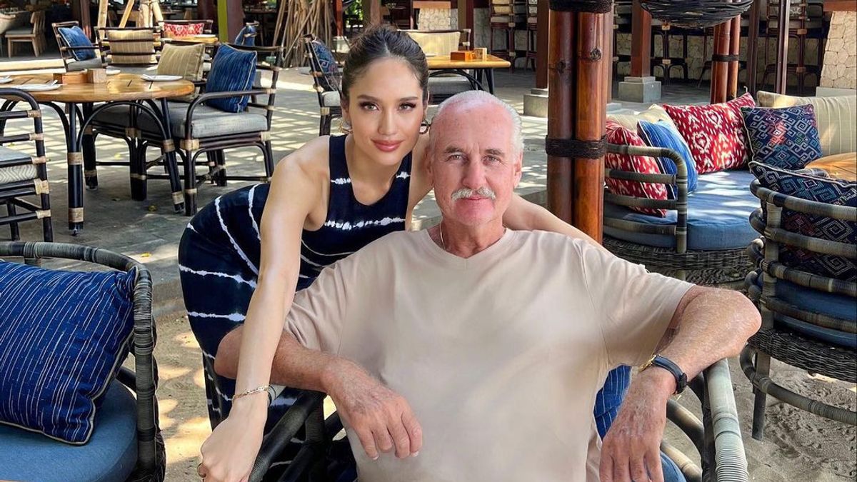 Flying 48 Hours To Celebrate Father's Birthday, Cinta Laura Kiehl Wrote Haru's Words