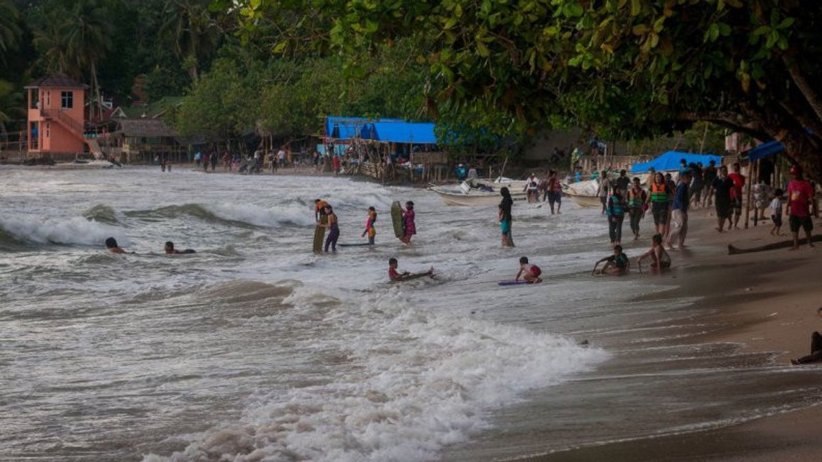 Mise En œuvre Du Protocole Sur La Santé à Carita Pandeglang Beach Resserrée
