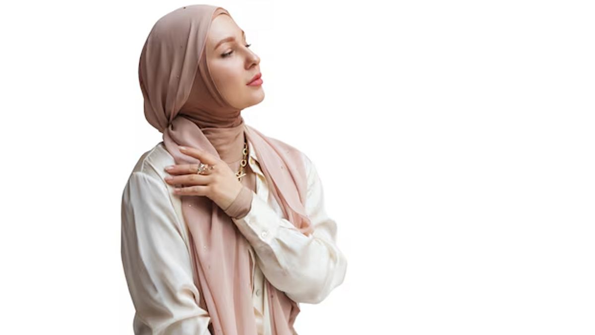 Mise et match de couleurs nus sur le hijab pour ne pas être visibles