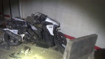 ペジェロの運転手が7台のオートバイを叩いてMTハリョーノで2人を殺す 尿検査を受ける