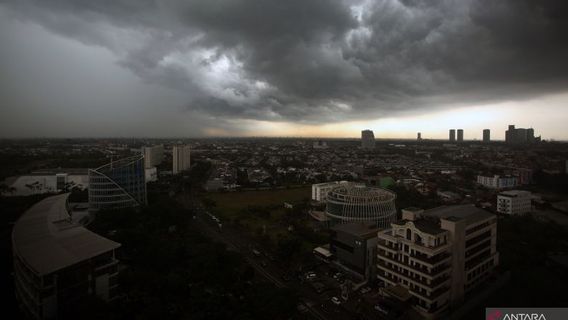 BMKG预测雅加达南部地区伴有强风的雷雨潜力 