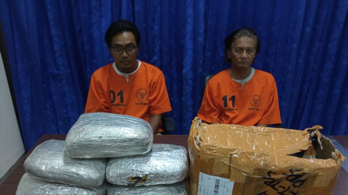 BNN Bali Fails To Smuggle 5.4 Kg Of Cannabis In Used Clothes