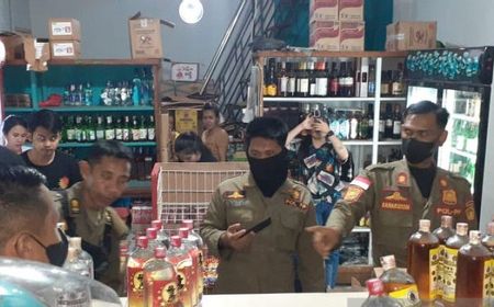 Polresta Kendari Sita 95 Liter Miras Tradisional saat Patroli