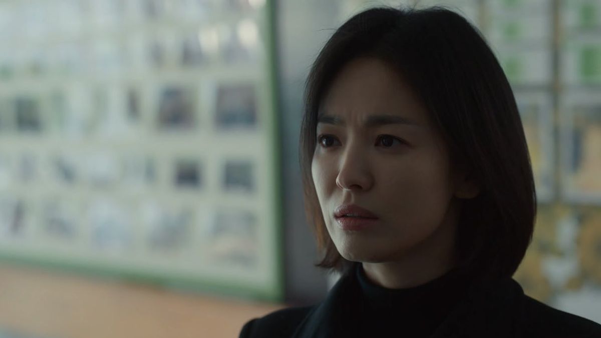 Song Hye Kyo Tampil Misterius dalam Teaser <i>The Glory</i>