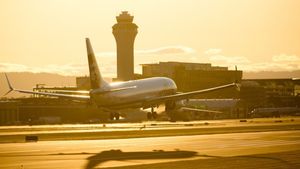 Apa Benar Teknologi 5G yang Dapat Mengganggu Penerbangan?
