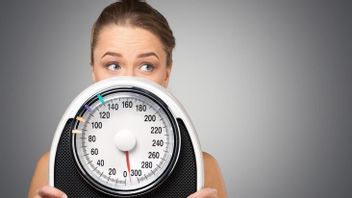 Berat Badan Naik Habis Lebaran? Ini 9 Buah yang Bantu Menurunkannya