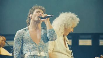 魔法!Benson Boone在Coachella 2025上名列为Freddie Mercury的动作