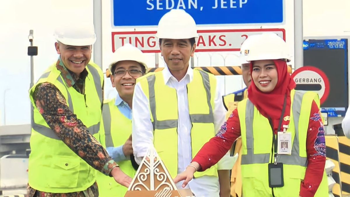 Ganjar Promises To Immediately Solve The Problem Of The Semarang-Demak Toll Road