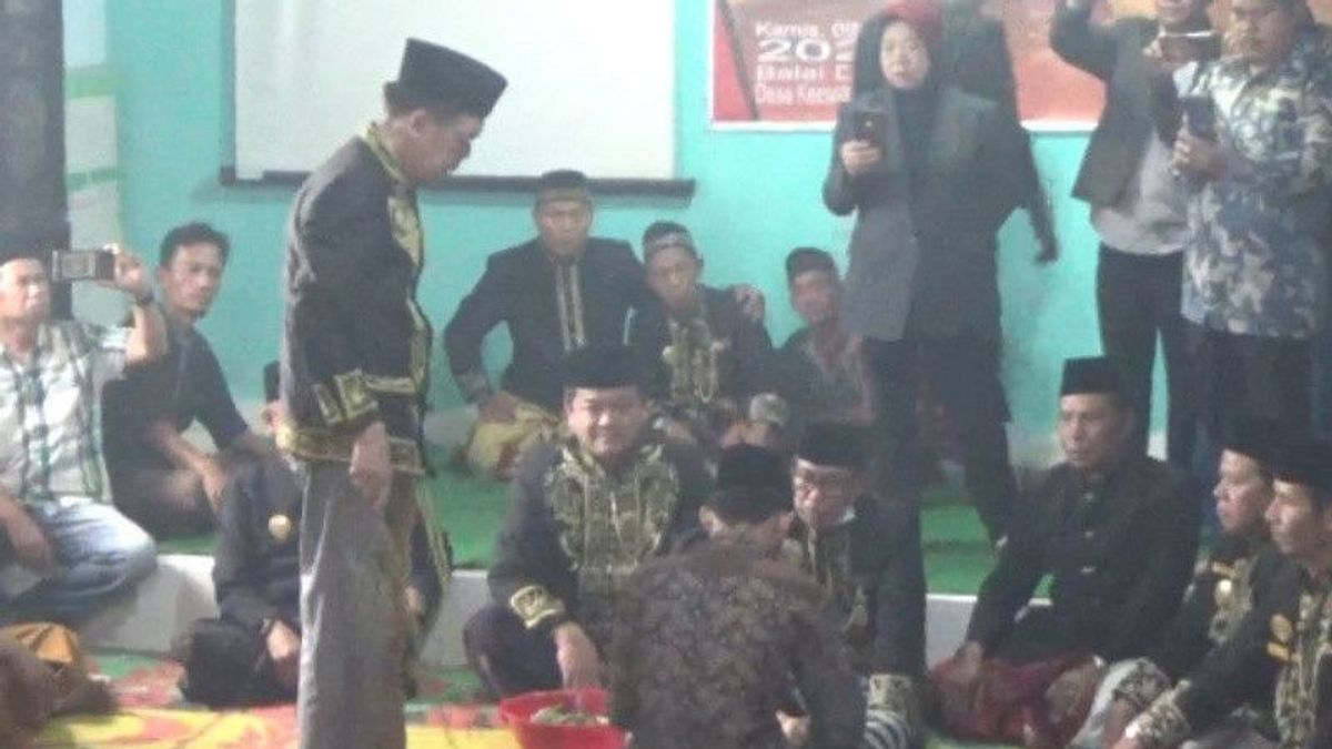 Badan Musyawarah Adat Rejang Lebong Jatuhkan Sanksi Cambuk Bagi Pelaku Asusila