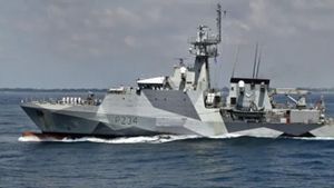 Chinese Military: British Ship Patrol Passing In Taiwan Strait, Provoking Action