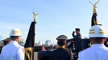 Presiden Prabowo Anugerahkan Tanda Kehormatan kepada Jajaran Polri pada Peringatan ke-79 Hari Bhayangkara di Monas