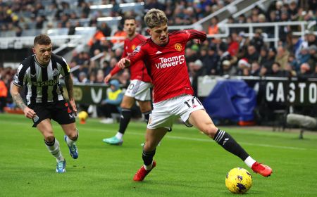 Gol Tunggal Gordon Menangkan Newcastle United Atas Manchester United