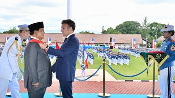 Presiden Prabowo Terima Tanda Kehormatan Grand Croix de la Légion d’Honneur dari Presiden Macron