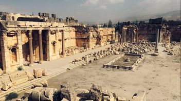 Une attaque aérienne israélienne détruit près du temple de Baalbek