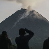 Meski Masih Level III, PVMBG Sebut Aktivitas Gunung Merapi Cenderung Menurun