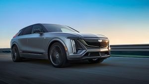 Inilah Lyriq-V, Mobil Listrik Tercepat dari Brand Cadillac yang Elegan