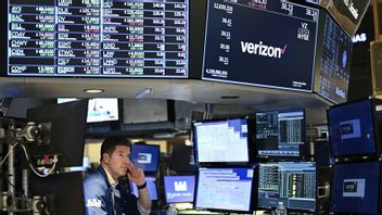 Saham AS Terseret Saham Cip dan Minyak, Wall Street Mundur dari Rekor