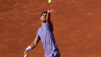 Dihantam Cedera, Carlos Alcaraz Mundur dari Madrid Open 2025