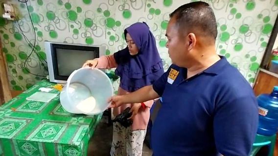 Warga Bukittinggi Geger Penemuan Beras Sintetis Harga Murah, Walkot Erman Safar: Tetap Tenang dan Waspada