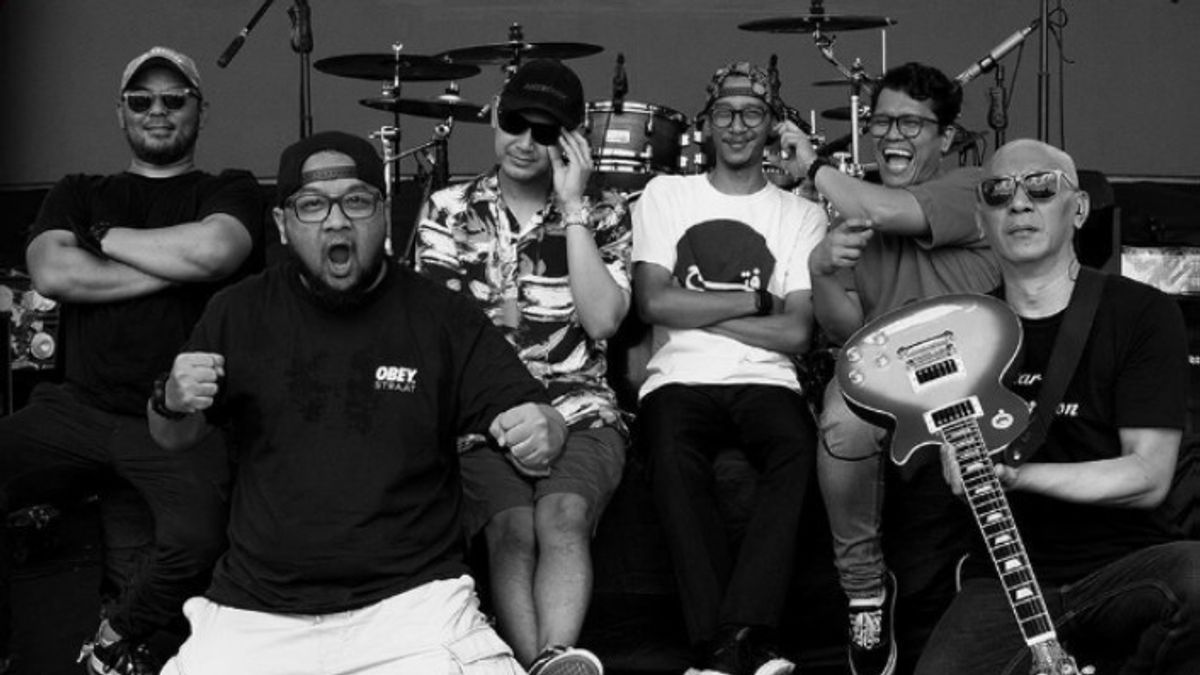 Anak Warnet Kumpul! Bondan Prakoso & Fade2Black Comeback di Panggung Synchronize Fest 2024