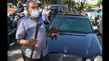 Parang-Badik Saisi Par La Police S’avère être L’avocat De Rizieq Shihab, La Raison De Couper Mango-cable