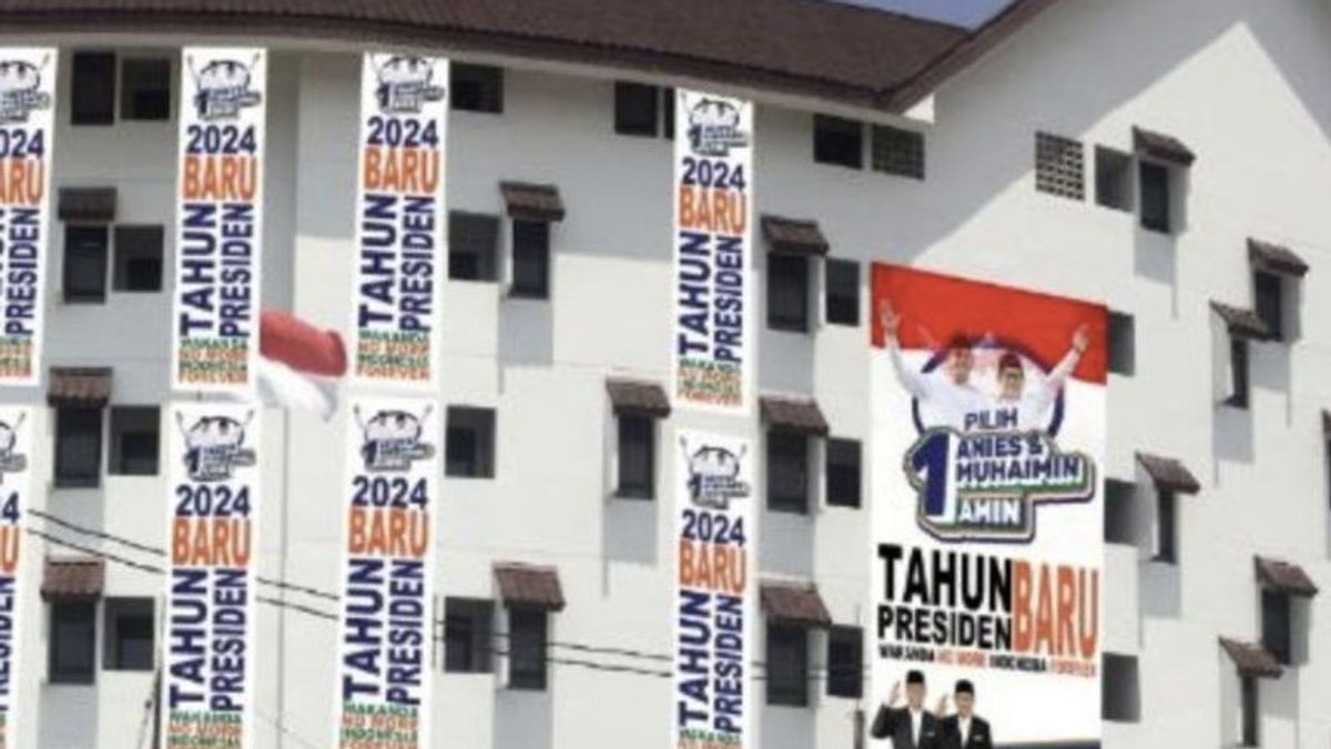 Residents Have Removed Anies-Muhaimin Billboards In Kampung Susun Aquarium