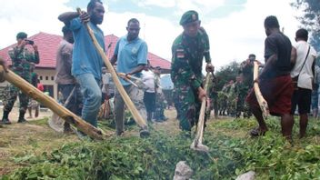 Le Titre 'Bakar Batu' Célèbre Noël Avec Le Peuple De Lanny Jaya Papouasie, Dansatgas: Il Apporte La Paix Et La Fraternité