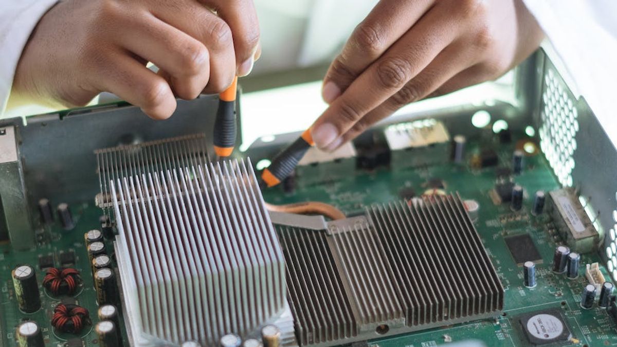 Lack Of Engineers Threatens Vietnam's Semiconductor Industry Growth And US Plans