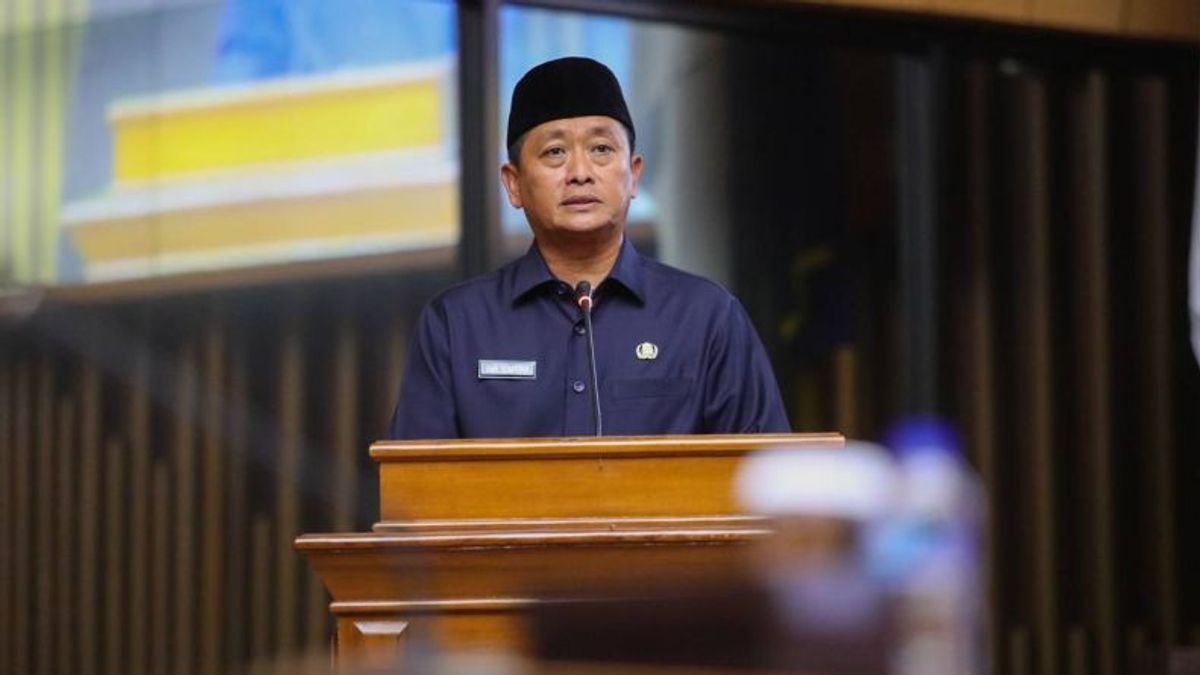    Dicekal KPK, Plh Walkot Bandung Ema Sumarna Hormati Proses Hukum