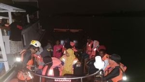 Basarnas Evakuasi 29 Penumpang Kapal Mati Mesin di Buton Selatan