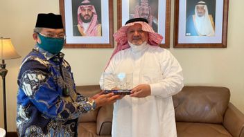 Ministry Of Religion Meets With Saudi Ambassador To Ask For Clarity On Umrah, Alludes To Sinovac Vaccines