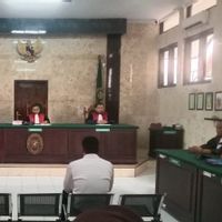 Pembunuh Pasutri Pengusaha di Tulungagung Divonis 14 Tahun Penjara, Keluarga Korban Mengamuk