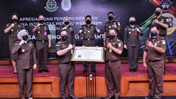 To Be Proud, DKI Jakarta Attorney Wins Corruption Free Zone Award