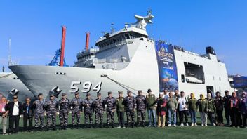 Kerahkan KRI Semarang, TNI AL Berangkatkan 1.200 Pemudik Lebaran ke Babel