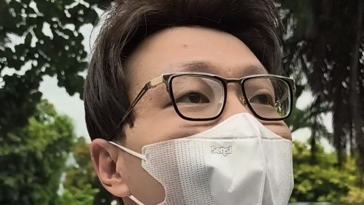 理查德·李强调从未出售非法产品