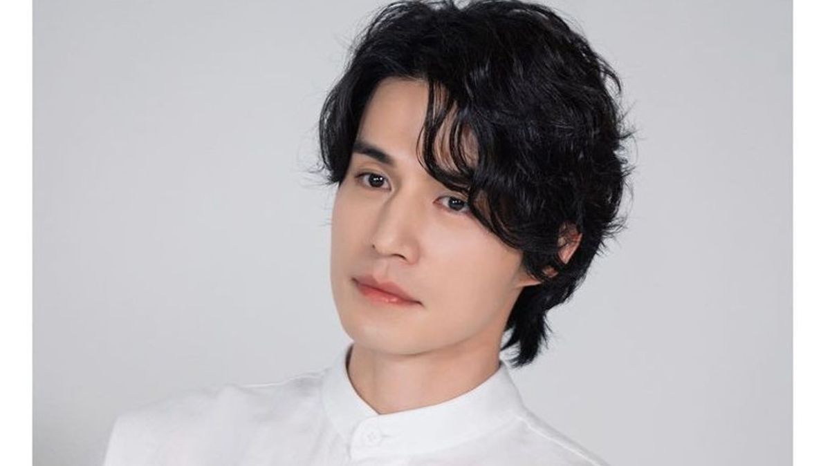 Appearing With Long Hair, This Is The Latest Style Of Korean Actor Lee Dong  Wook