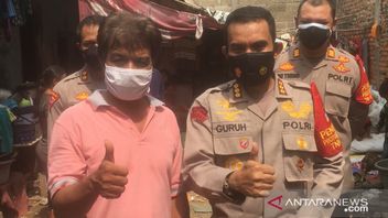 Kurban 103 Kambing dan 21 Sapi, Polresta Jakarta Utara Bagikan Daging dalam Bentuk Rendang ke Warga Isoman