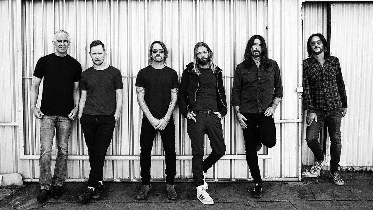 Foo Fighters Ajouter « Dose » De Médicaments à Minuit Sur L’anniversaire De Dave Grohl