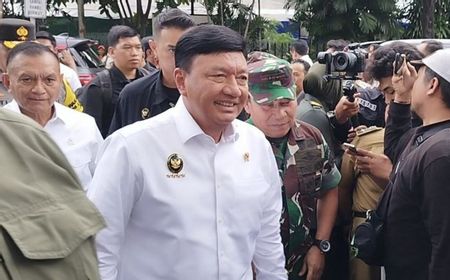 Menko Polkam Sampaikan Selamat Natal dari Prabowo di Gereja Katedral