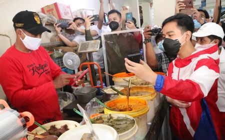 Mas Gibran Geber Revitalisasi Pasar Tradisional di Solo: Beli Beras, Ayam dan Sayur Mayur Bisa Cashless