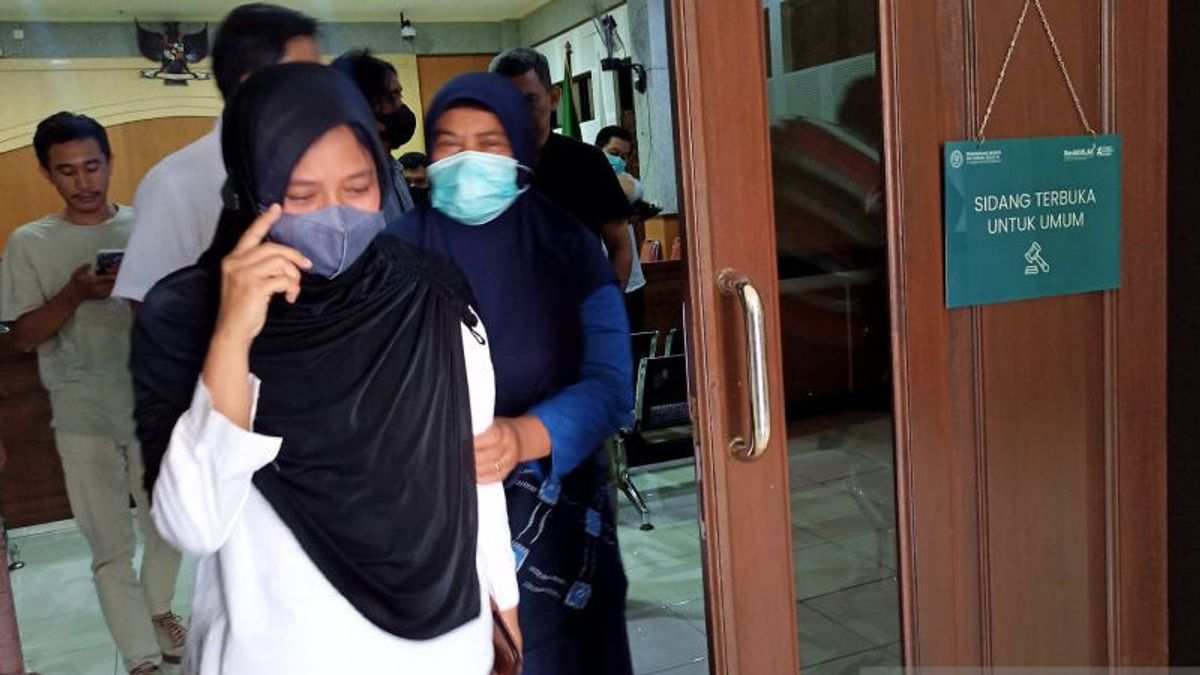 Implementing Director Dyah Estu Kurniawati Is Free Of Corruption Cases For The Lombok Hajj Dormitory Project