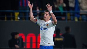 Robert Lewandowski Dipastikan 100% Bertahan di Barcelona