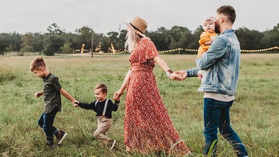 5 Tips Mendidik Anak Laki-laki Agar Menghormati Perempuan untuk Bekal Dewasa Nanti